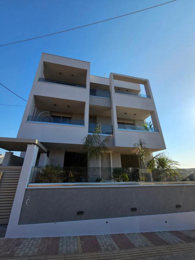 Calm & Dreamy Luxury Apts Pírgos Exteriör bild