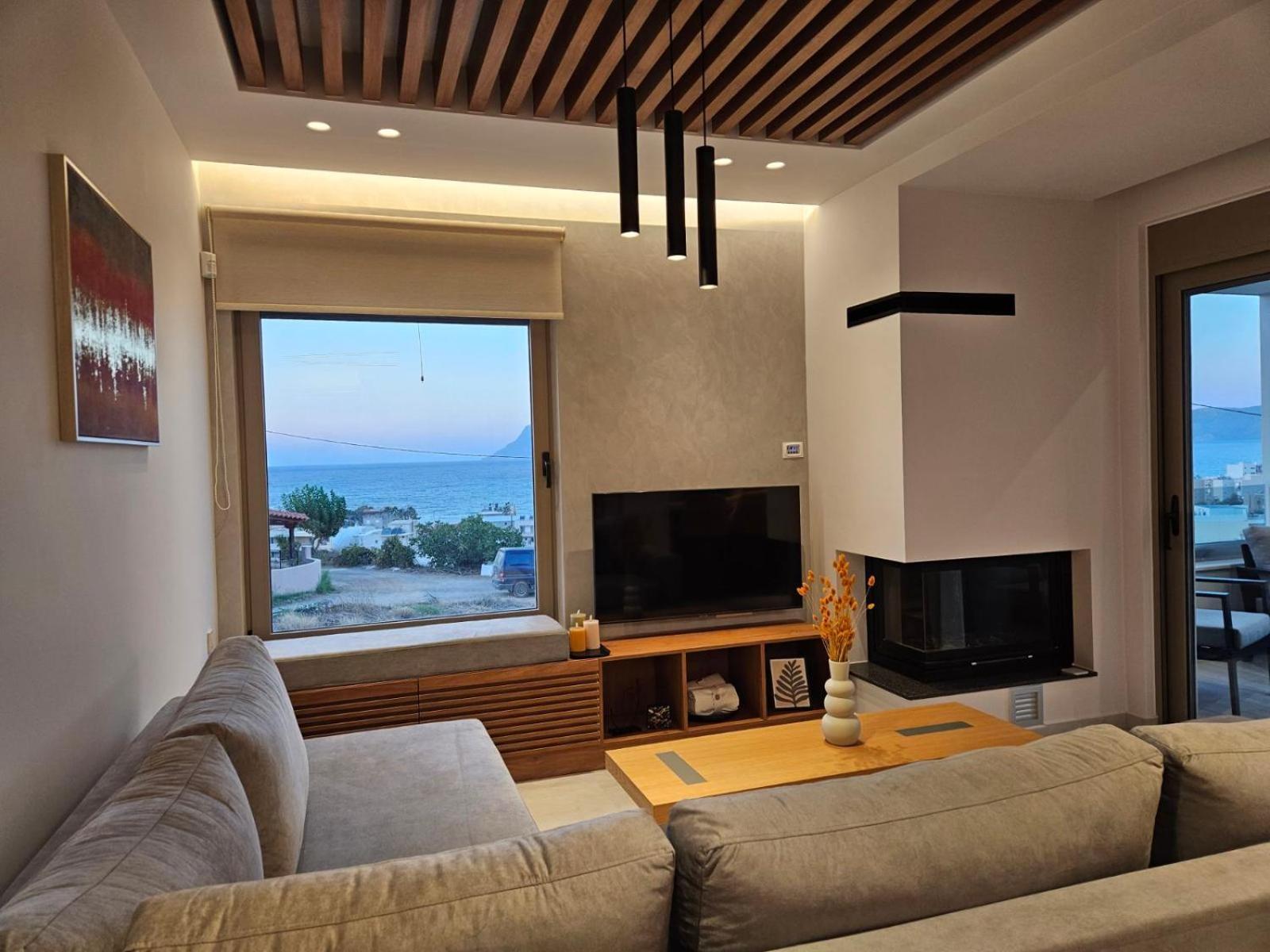 Calm & Dreamy Luxury Apts Pírgos Exteriör bild